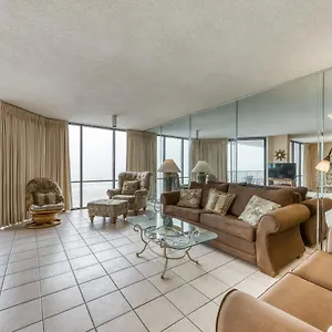 https://edgewater-207.panamacity-beachhotels.com